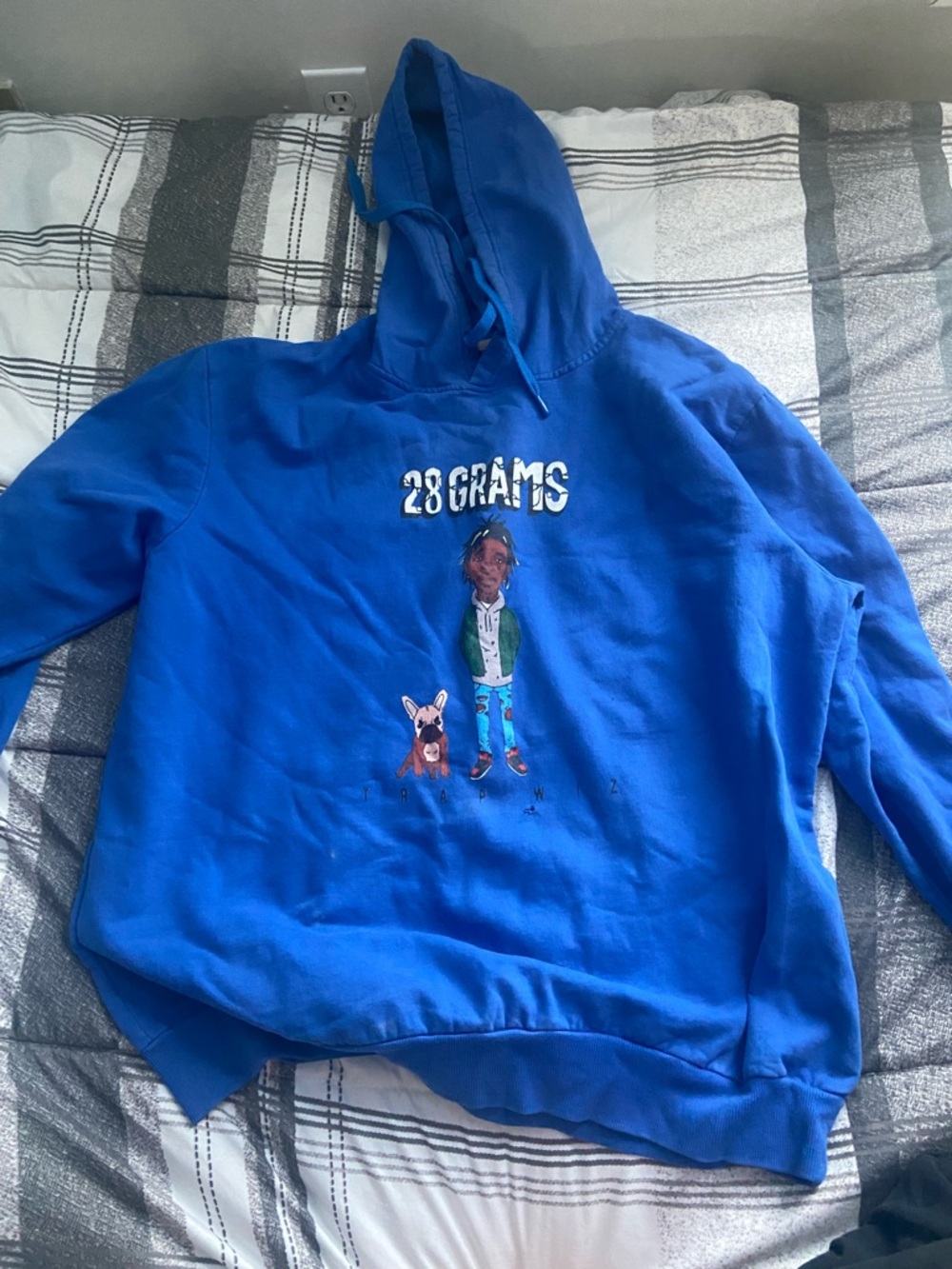 28 Grams Blue Graphic Hoodie - Men's Pullover Sweatshirt